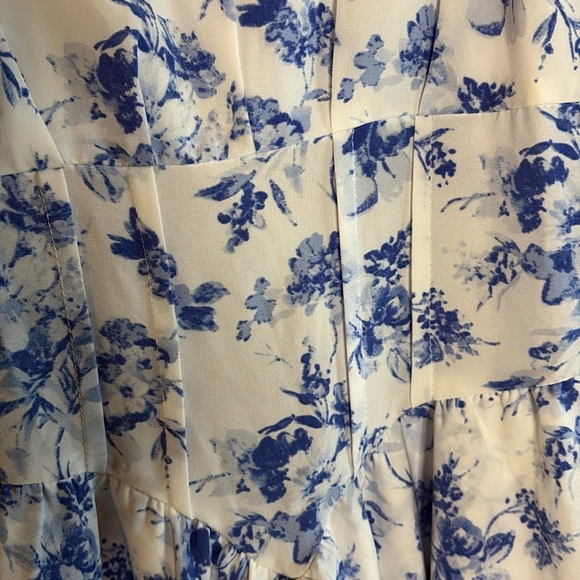 D & M Floral Blue and White Long Sleeve Mini Dress/ Size small/ like new! - Picture 4 of 11